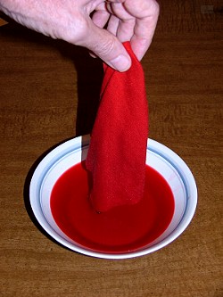 dyeing a cloth
